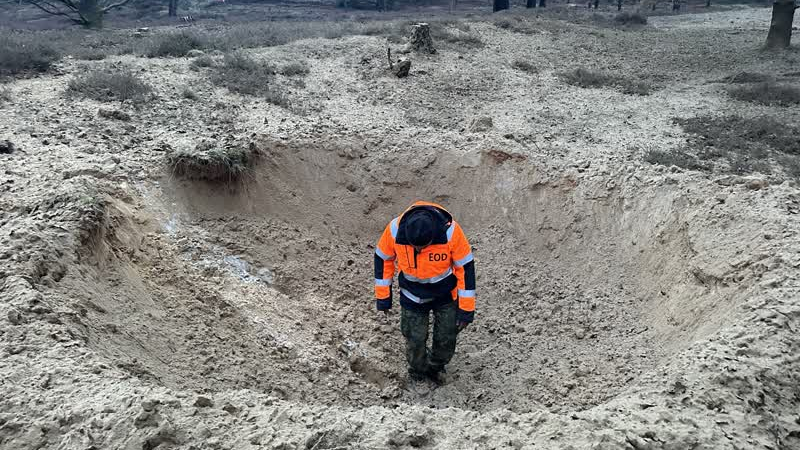 Deel in beslag genomen vuurwerk in bosgebied Tienray vernietigd
