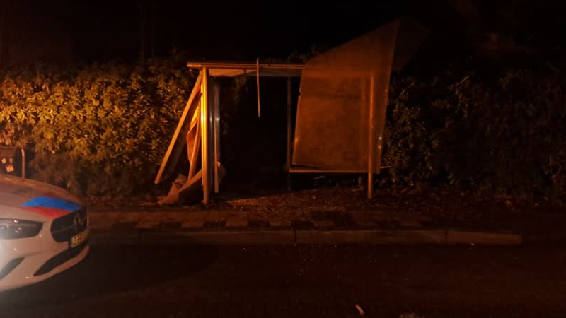 Blijft onrustig in Tienray: bushokje opgeblazen