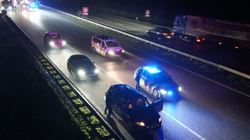 Bestuurder met verboden middelen en wapens aangehouden op A73