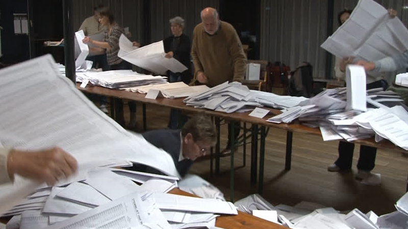 Stemmen tellen in Meerlo: 'Meer dan 1200 mensen hebben hier gestemd'