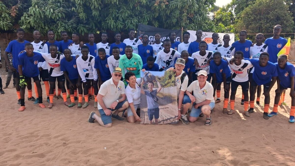 Guus Janssen Voetbalwedstrijd Gambia 4.jpeg