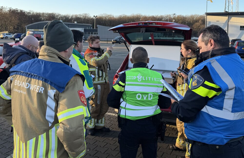 Motorkapoverleg 2.jpeg