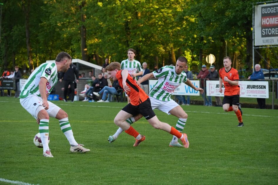 Drie debutanten kunnen nederlaag Wittenhorst 1 niet voorkomen