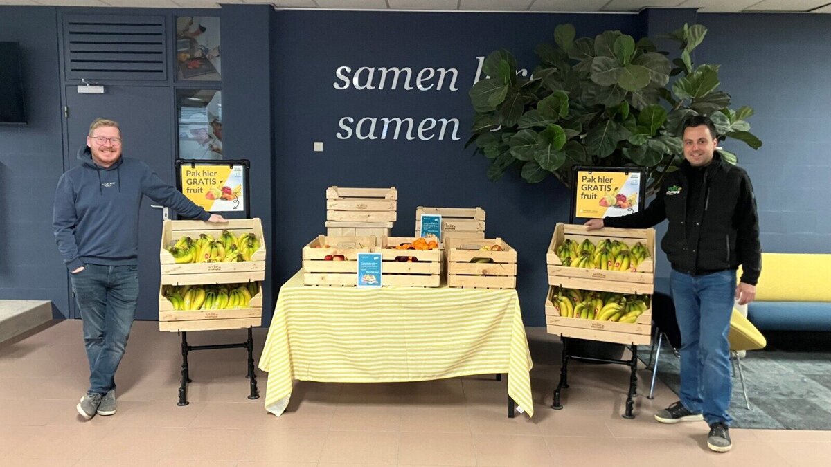 gratis fruit dendron college.jpeg