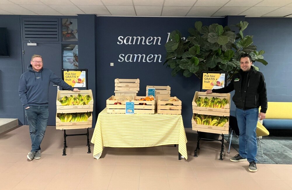 gratis fruit dendron college.jpeg