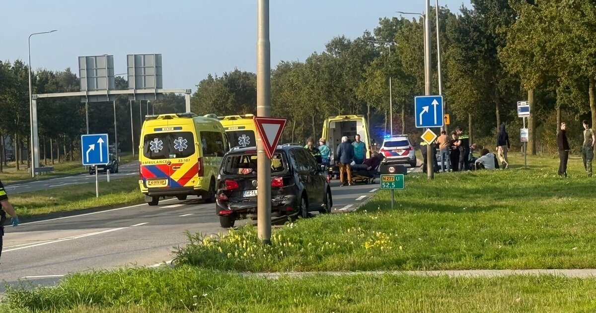 Drie auto's betrokken bij kop-staartbotsing in Sevenum
