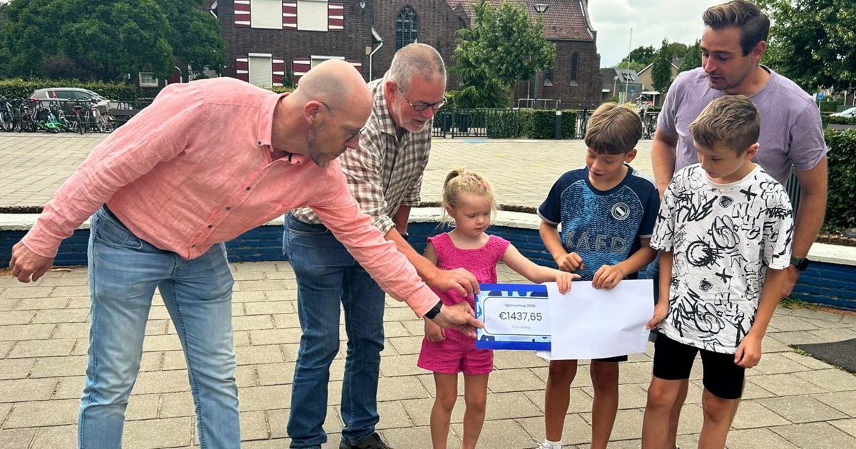 Basisschoolleerlingen in Kronenberg halen ruim 1.400 euro op voor waterput in Ghana