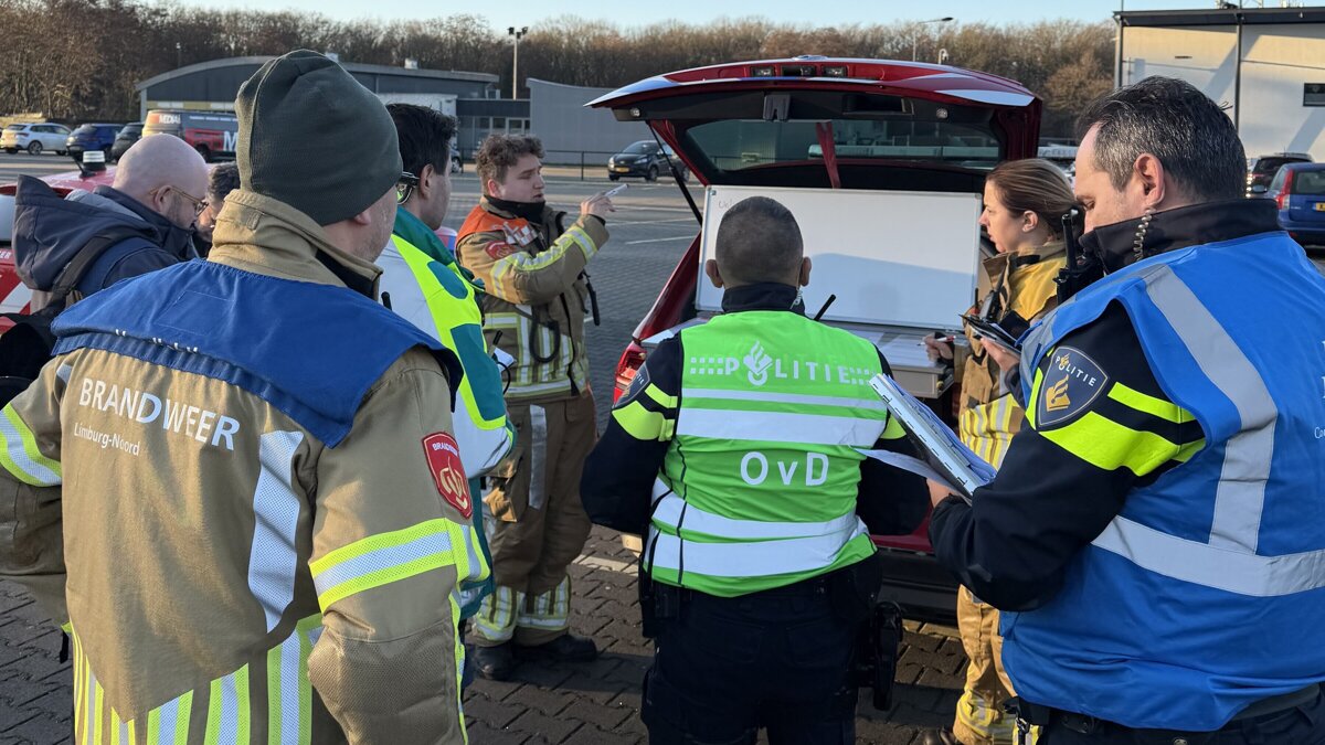 Motorkapoverleg 2.jpeg