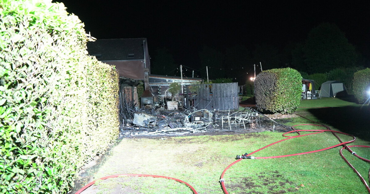 Meerdere caravans in as na brand, vermoeden van brandstichting