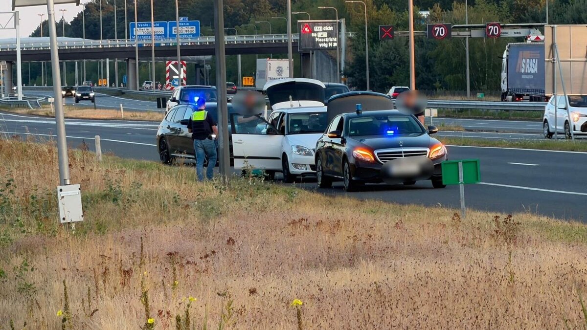 aanhouding a73