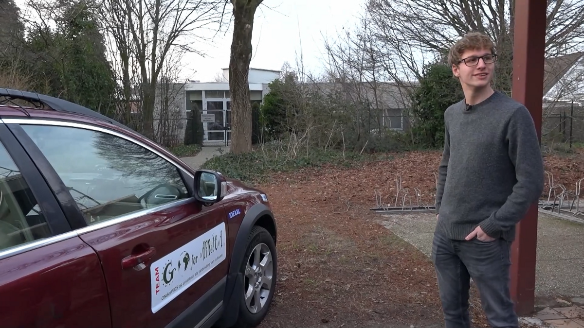 met de auto naar afrika.png