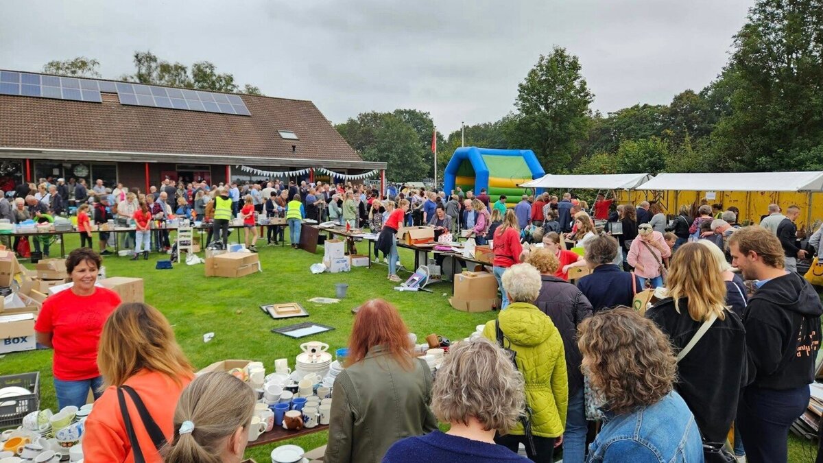 Rommelmarkt Jong Nederland America