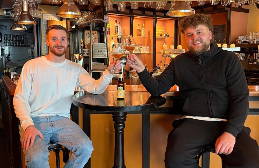 menno en bas proeflokaal.jpeg