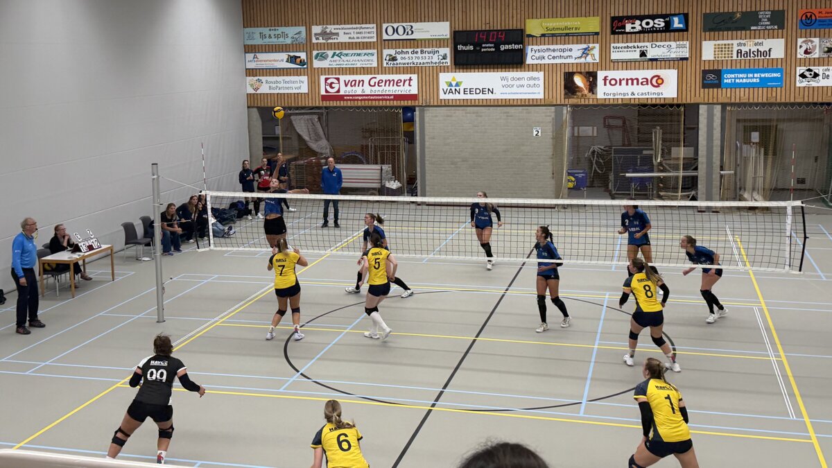 set up wint eerste competitiewedstrijd