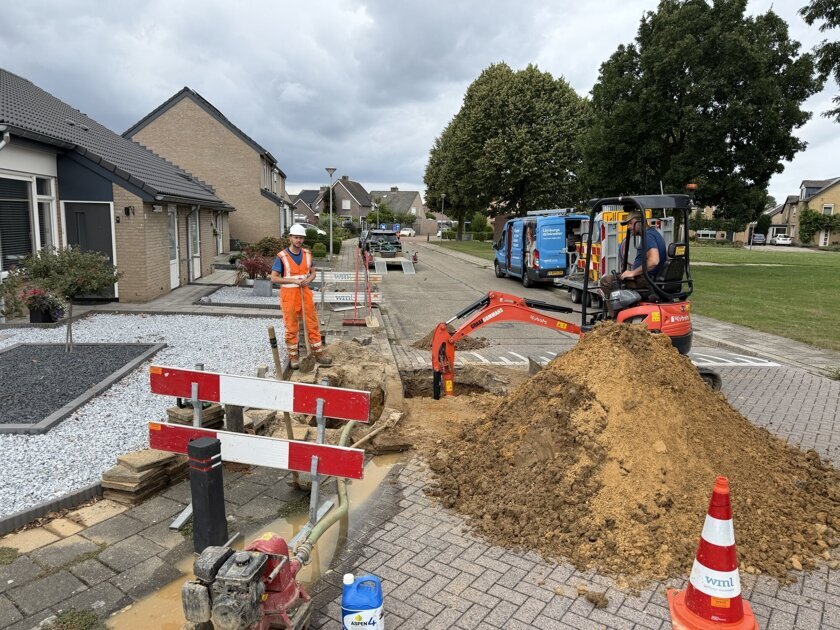 Waterleiding gesprongen in Meerlo: ruim 120 woningen zonder drinkwater