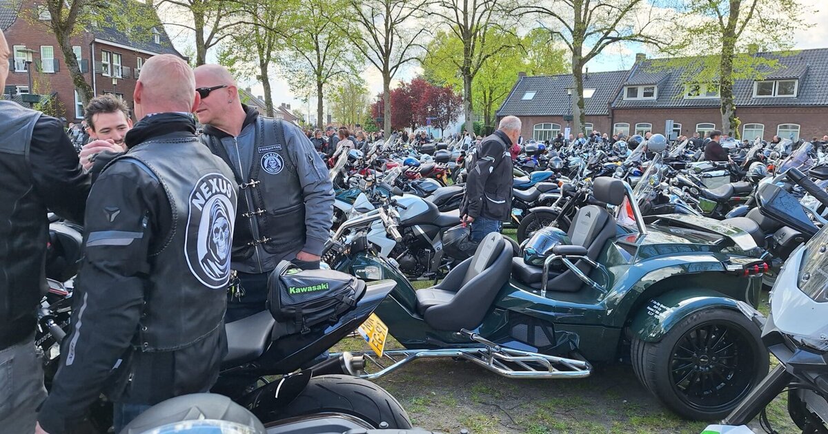 Van zon naar zegen en regen bij motorzegening in Grubbenvorst