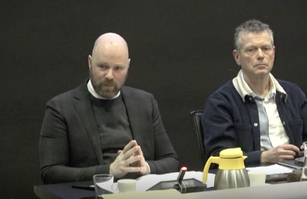 ryan palmen raadsvergadering.png