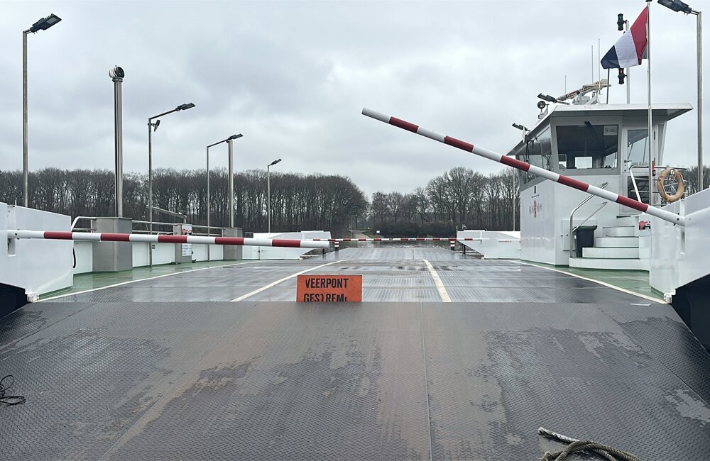 Edward-media, veerpont