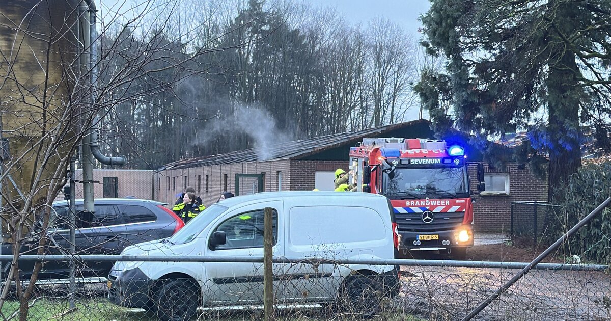 Brand in stal aan Helenaveenseweg in Sevenum