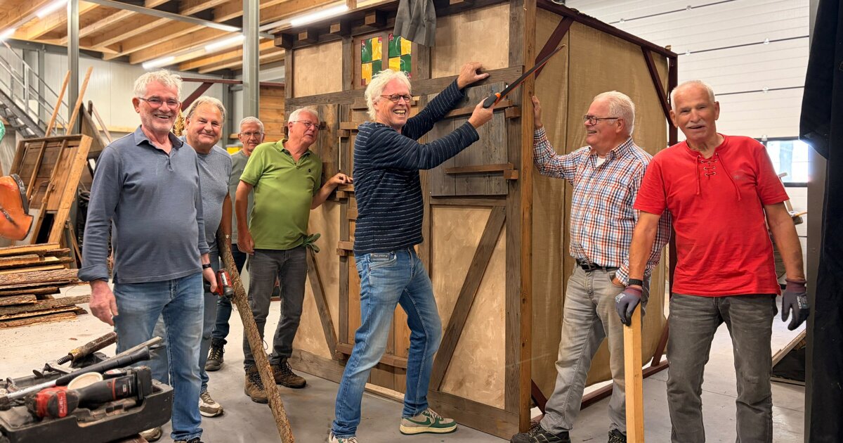 In Grubbenvorst bouwen ze 'tiny houses' voor middeleeuws festival Vôrstelijk