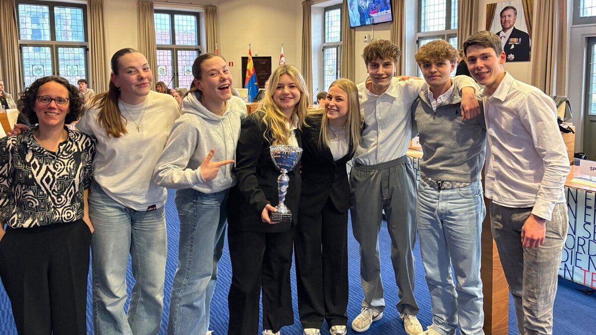 Het winnende team van het Dendron College in Horst.jpeg