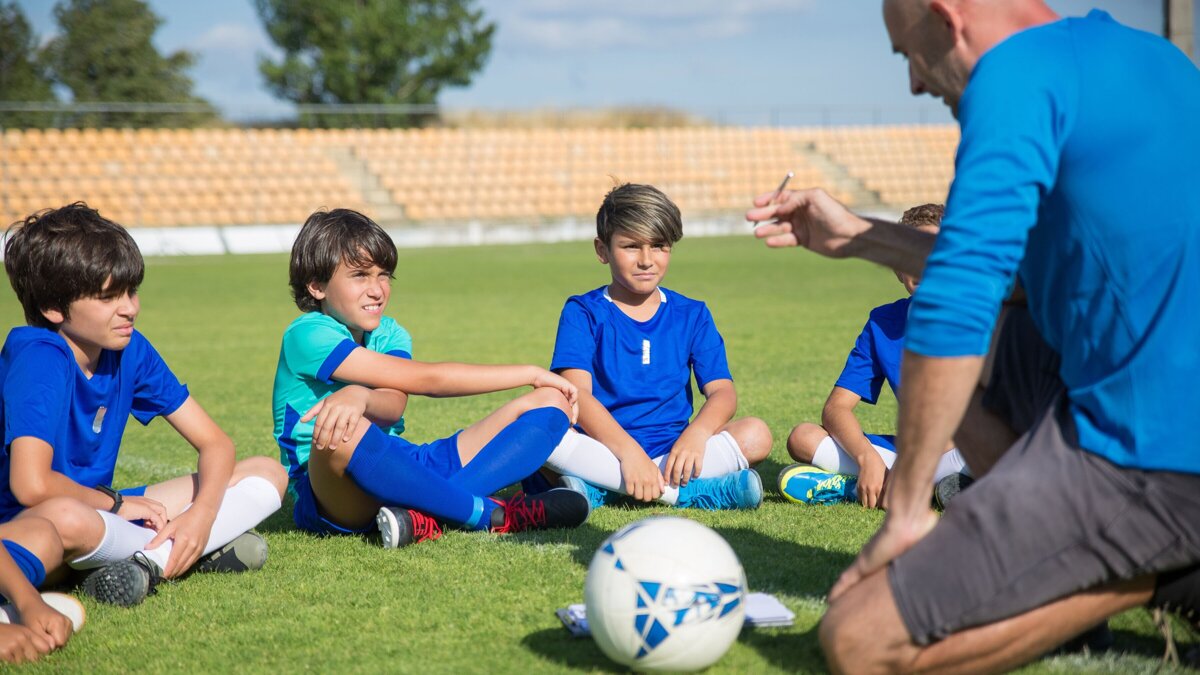 voetbal coach spelers